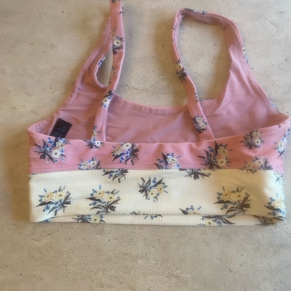 BEACH RIOT "Leah" Sports Bra Floral Pink and White Size Medium WORN ONCE! - Picture 3 of 6